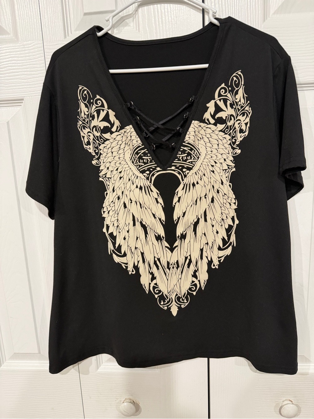 SHEIN Black Lace-Up V-Neck Tee with Cream Wing Print